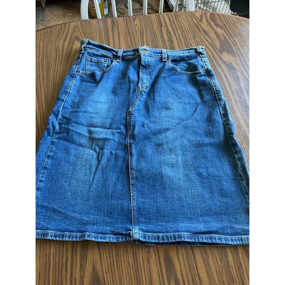Levi Strauss Signature woman’s stretch jean skirt size Misses 10 - Picture 1 of 5